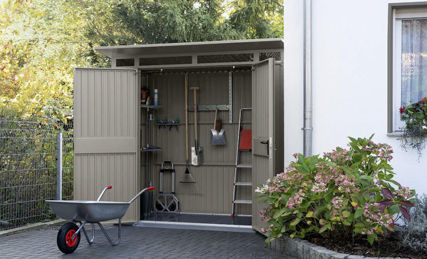 Metalowy domek narzędziowy. Prosty sposób na porządek w ogrodzie
