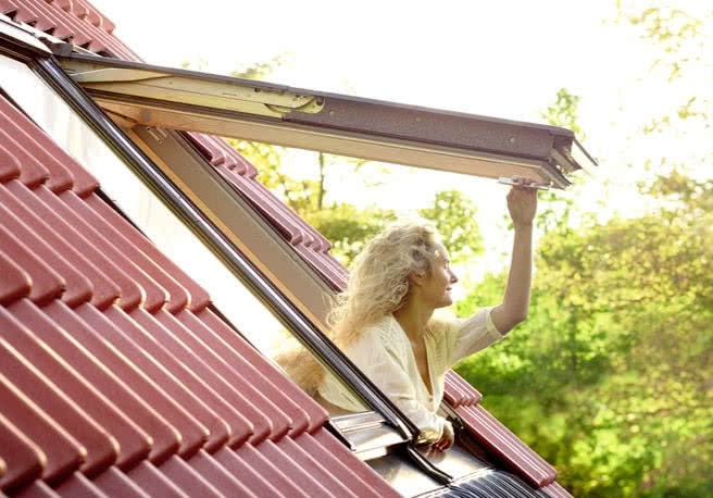 Okna dachowe klapowo-obrotowe GPL lub GPU. fot. VELUX