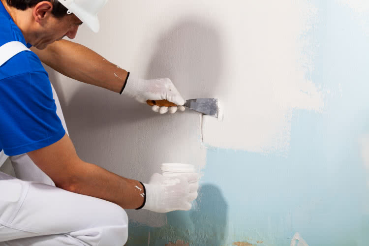 Tikkurila Presto - częściowe szpachlowanie Częściowe szpachlowanie Tikkurila Presto.